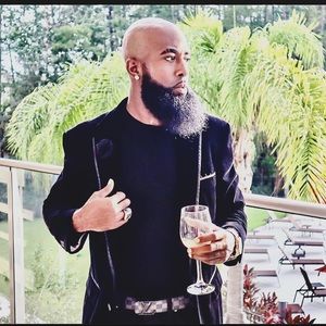 Meet your Posher, Gino